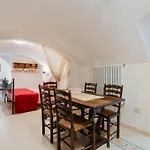 Konukevi Piazzetta San Giovanni 3*