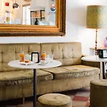 Piazzetta San Giovanni 3*