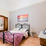 Konukevi Piazzetta San Giovanni Specchia