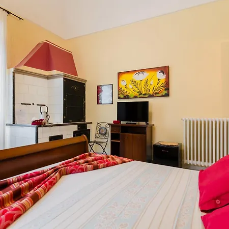 Piazzetta San Giovanni 3*