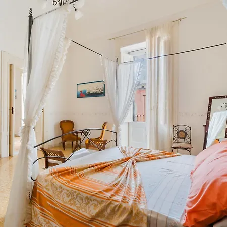 Piazzetta San Giovanni Pensionat Specchia