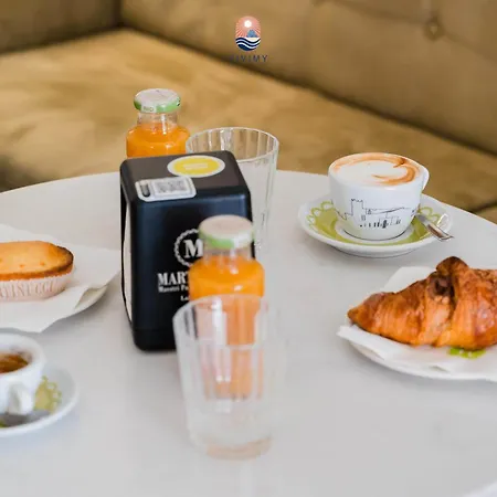 Piazzetta San Giovanni 3*