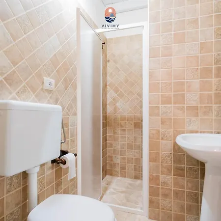 Piazzetta San Giovanni 3*