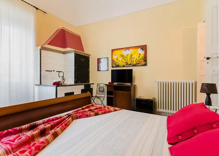 Piazzetta San Giovanni 3*